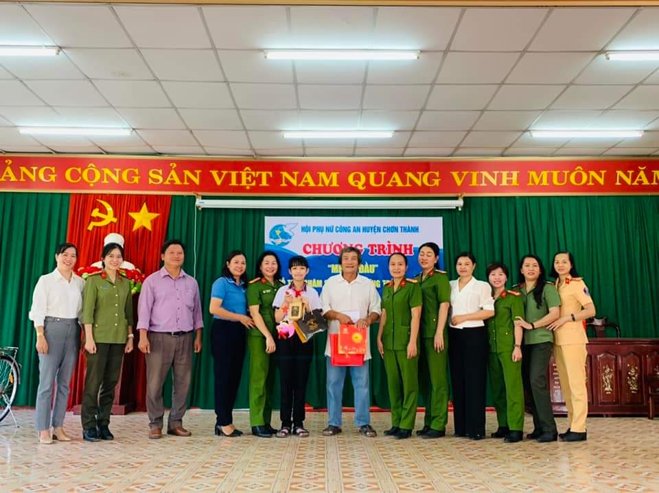 Phụ nữ Minh Thắng hưởng ứng chương trình: "Mẹ đỡ đầu"