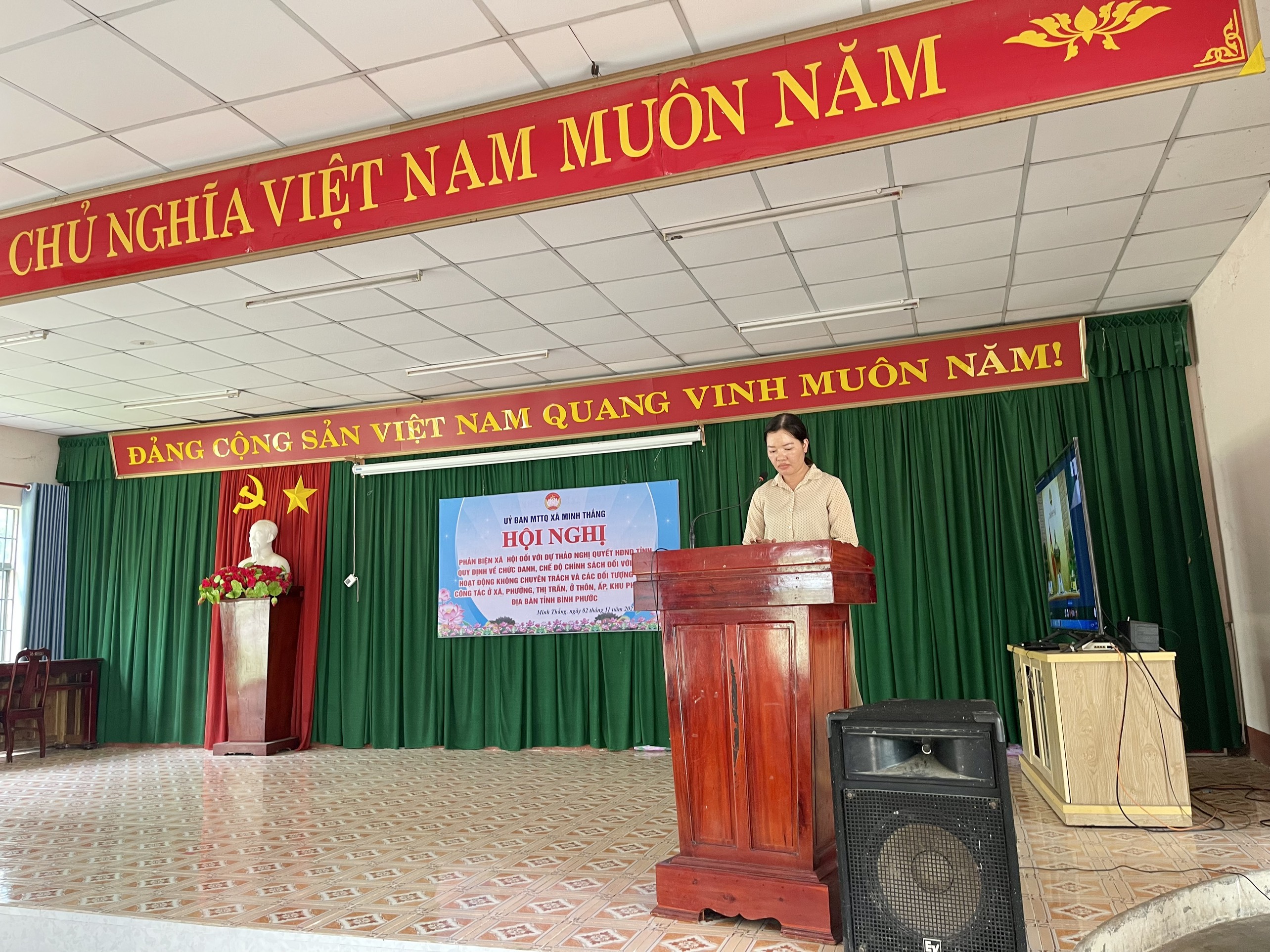 MINH THẮNG TỔ CHỨC HỘI NGHỊ PHẢN BIỆN DỰ THẢO QUY ĐỊNH CHỨC DANH, CHẾ ĐỘ, CHÍNH SÁCH ĐỐI VỚI NGƯỜI HOẠT ĐỘNG KHÔNG CHUYÊN TRÁCH Ở CẤP XÃ, THÔN, ẤP, KHU PHỐ